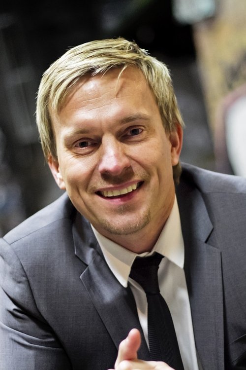 Liam Norberg as Mange