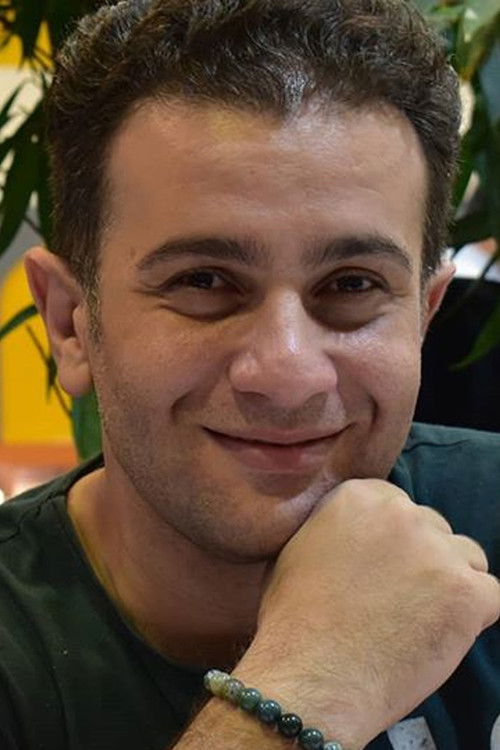 Moeineddin Oshaghi as Mohtasham (Young)