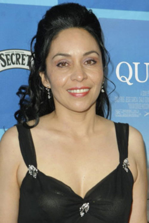 Araceli Guzman-Rico as Doña Hecuba