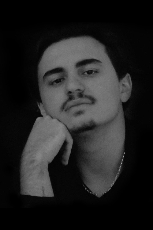 Flavio Mignone as Louis Nada