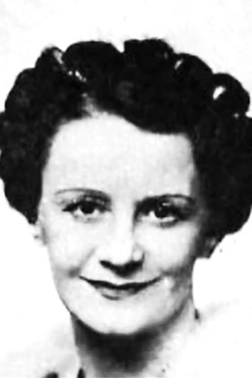Mary Hjelte as fru Lundström, kund på damfriseringen