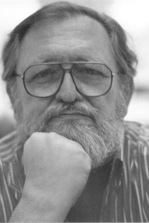 Júlio Lerner as Interviewer