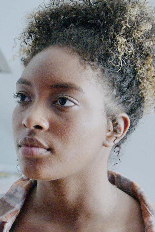 Sarai Quinice as Angela