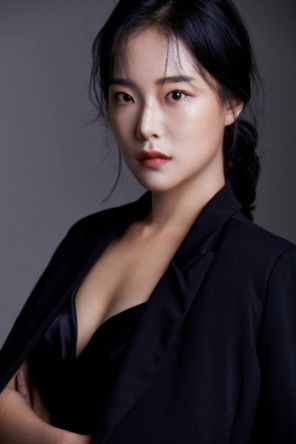 Jin Cho-rok as Se-mi