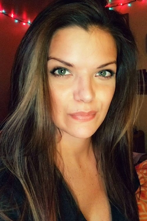 Anastasia Gale as Amy Scott