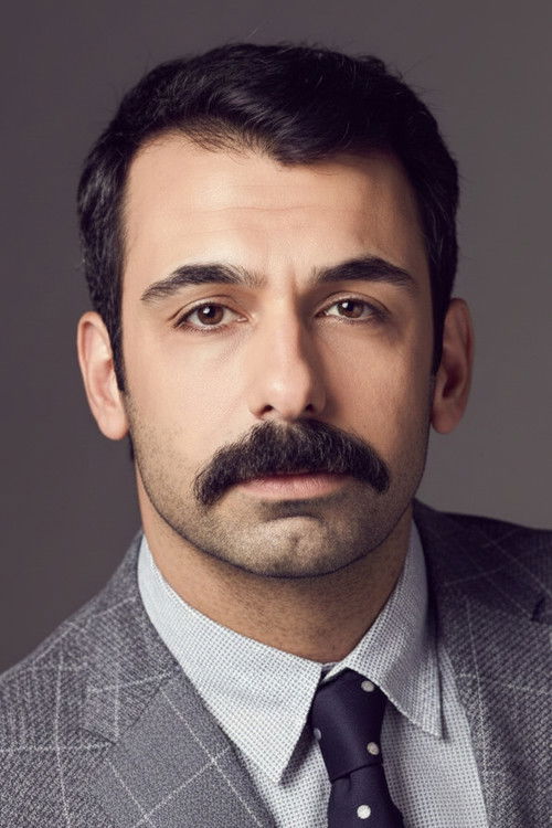 Haki Biçici as Behçet