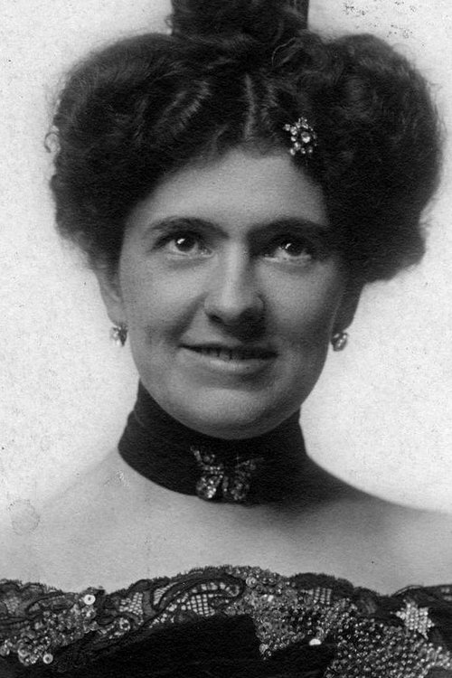 Marie Van Tassell as Aunt Netta