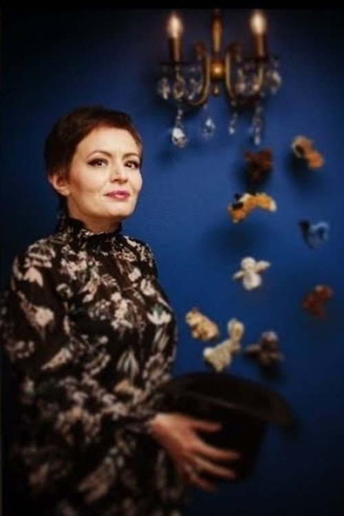 Thodora Katsifi as Maria