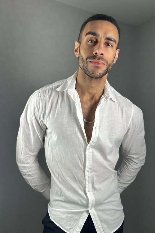 Raphaël Niba as Mårten