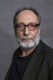 Jan Kidawa-Błoński as father Leopold