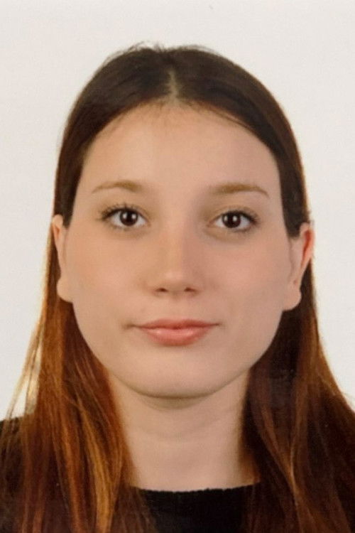 Seray Bayram as Vurulan Kadın