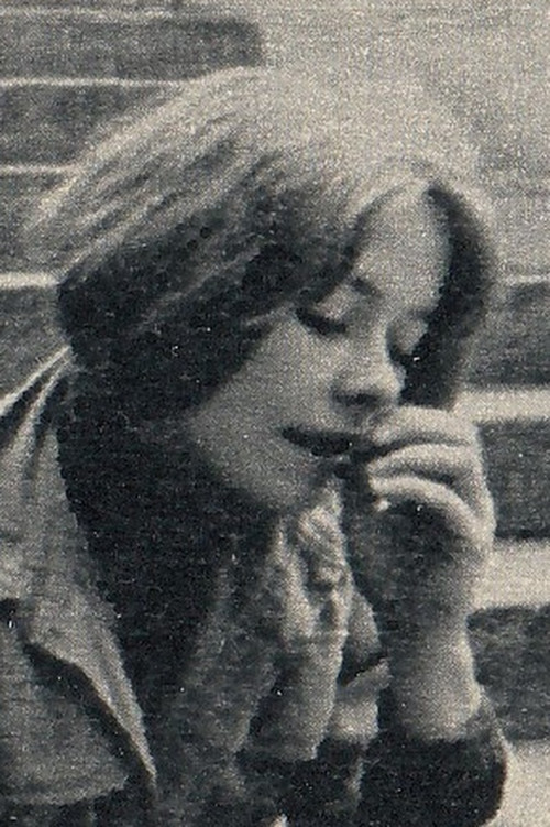 Gunilla Thunberg as Mona Viberg