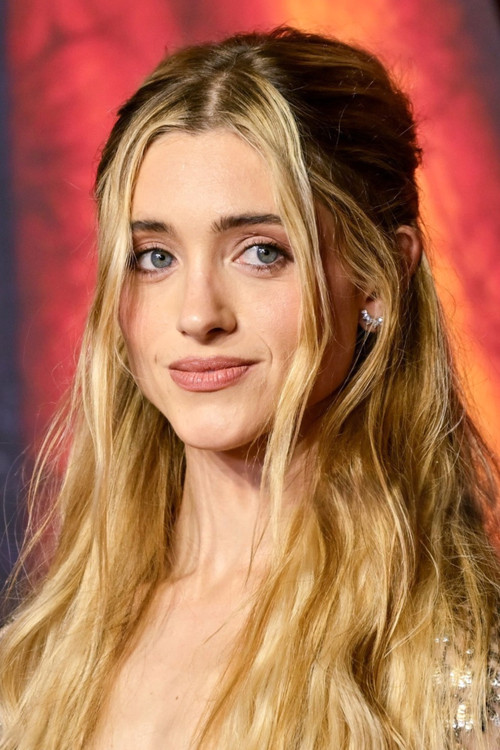 Natalia Dyer as Billie