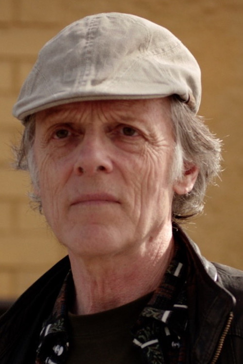 Leonard Tenisci as Concierge