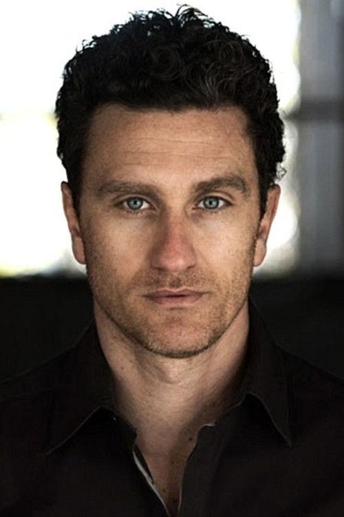 Samuele Sbrighi as Commissario