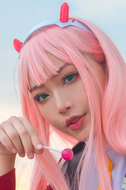 REA KAMI as Rea Muppet