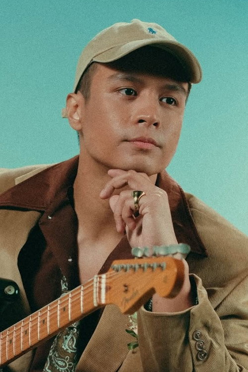 Jarlo Bâse as Self - Celebrity Performer