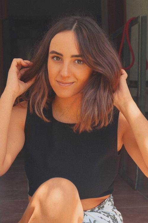 María José Farias as Raquel