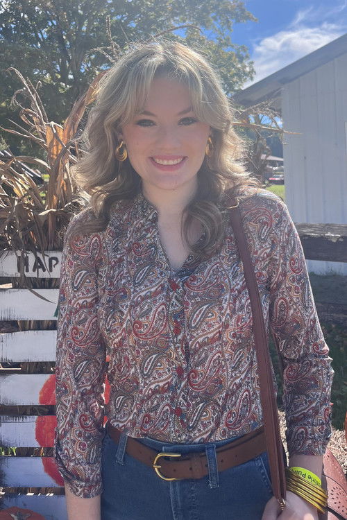 Peyton Whitworth as Veronica