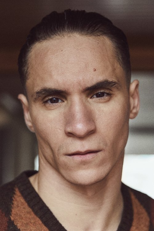 Radouan Leflahi as Selim