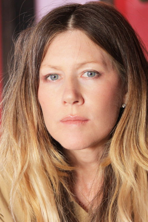 Lian Lunson as Wendy