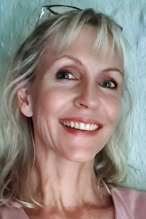 Dorette Nel as Linda Kriel