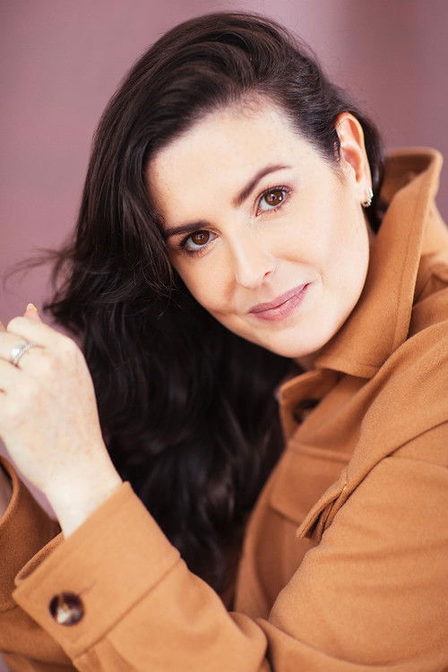 Amy Sanfey as Detective Aisling O' Neill