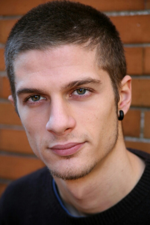 Michelangelo Ciminale as Vittorio