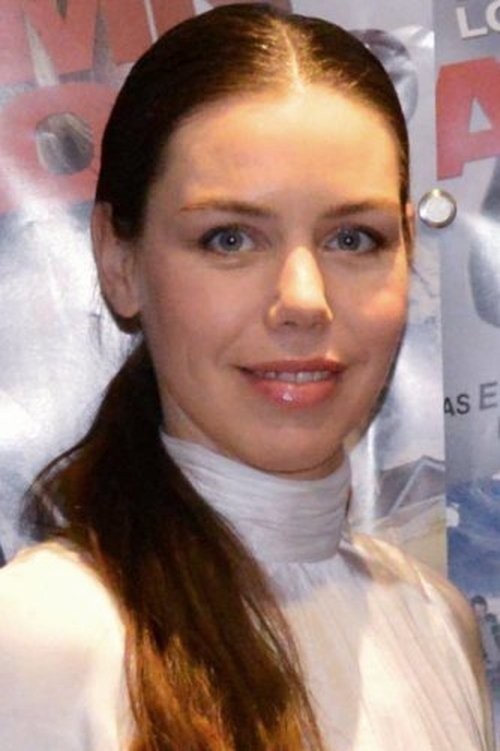 Nelly Gschwandtner as The Hunter's Wife