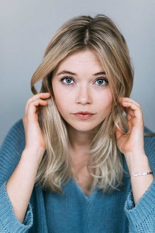 Farina Flebbe as Marisa