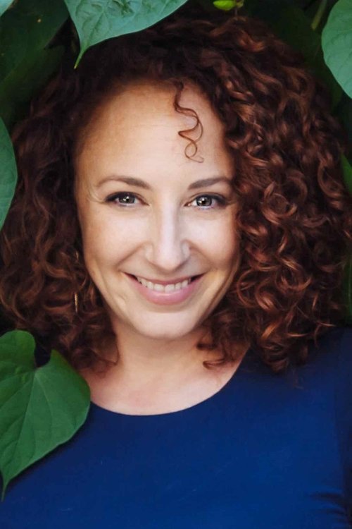 Rebecca Louise Miller as Jeanette