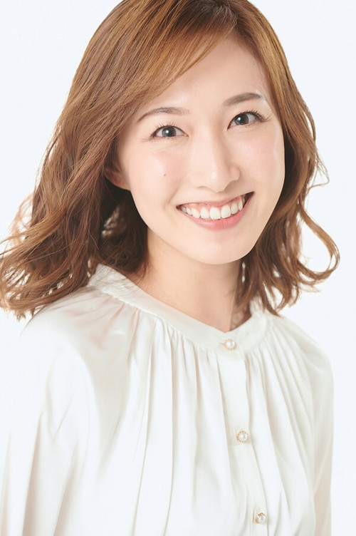 Misaki Rion as Queen