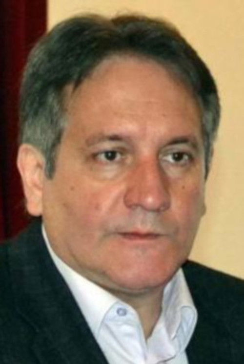 Radu Vaida as Cuțitaru