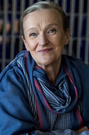 Pirjo Leppänen as Riitu