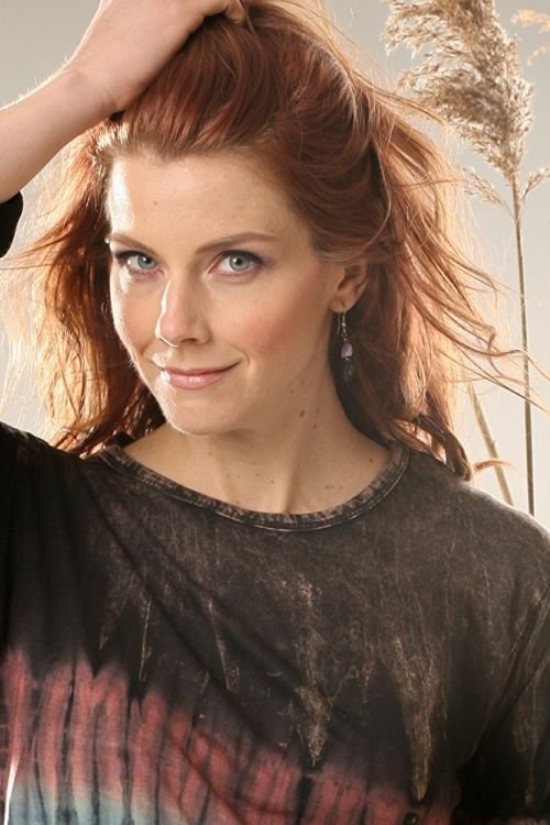 Lisa Landino as Mary