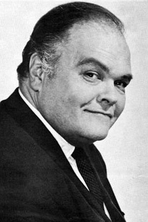 Bruno VeSota as Innkeeper Scroop