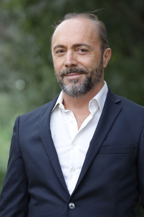 Francesco Primavera as Doctor Bellini