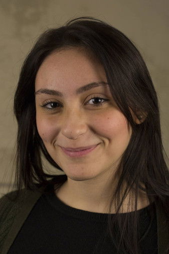 Naomi Piscopo as Tina Esposito