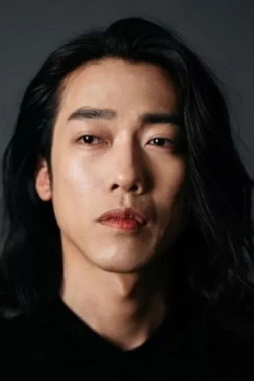 Kwon Oh-cheol as Court audience