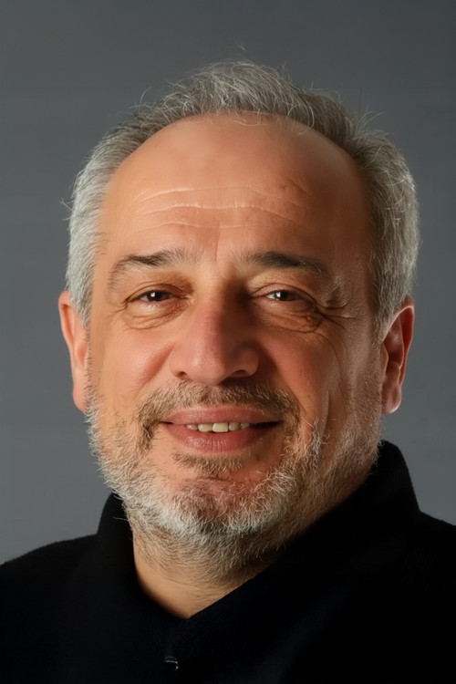 Cengiz Baykal as Salih