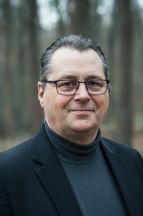 Mark Baars as Agent bureau Warmoesstraat