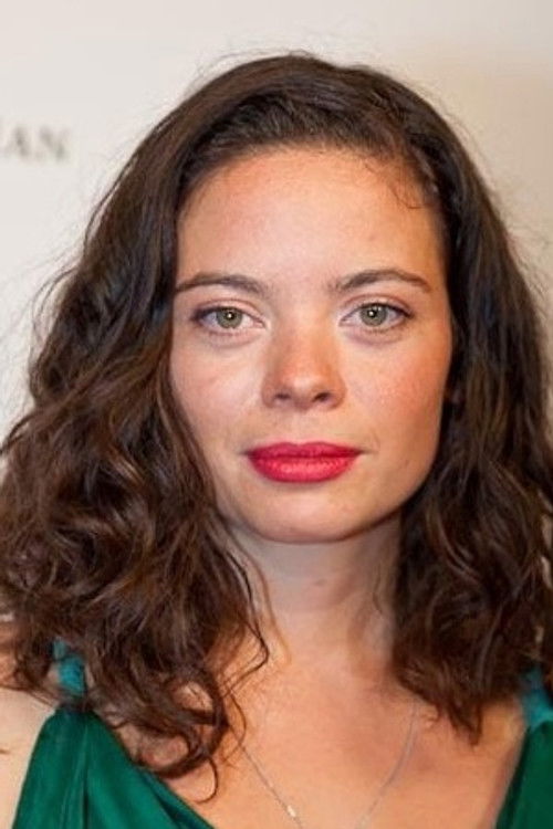 Roberta Petzoldt as Sara