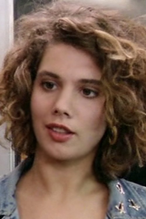 Inka Victoria Groetschel as Selina Bruce