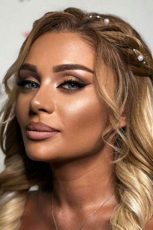 Yegana Orujova as Aysel