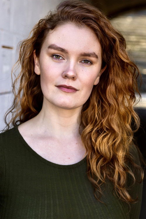 Laura Betz as Leslie White