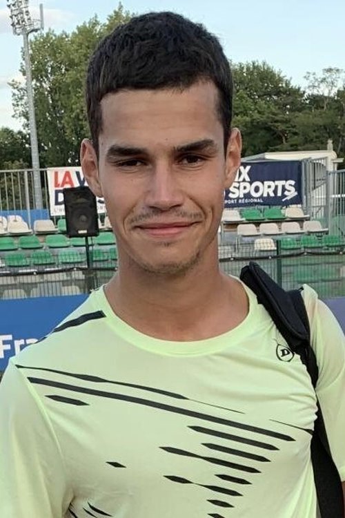 Jürgen Briand as Damien Thosso