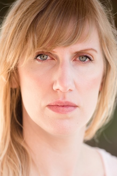 Anna Lee Lawson as Mia