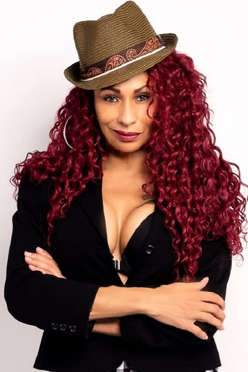 Staceye Beatty as Evelyn Scott