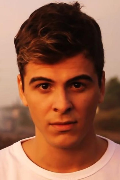 Facundo Hache Herrera as Mani