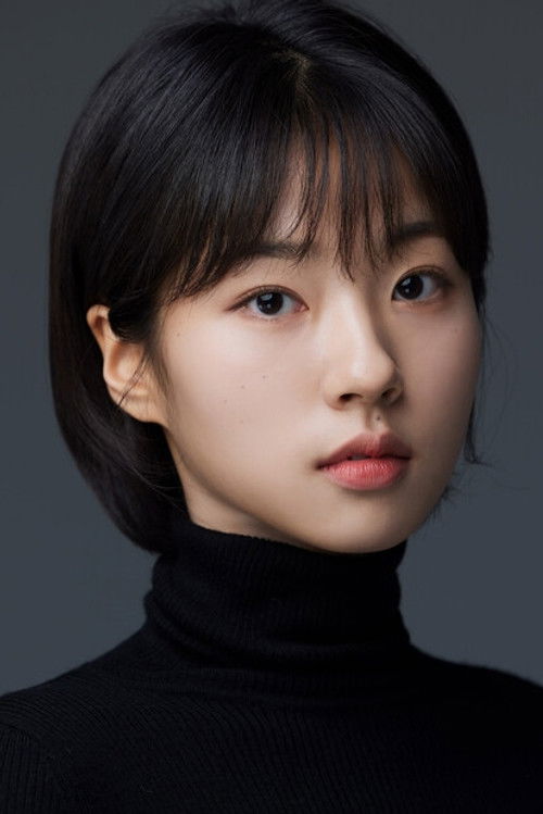 Seo Su-bin as Lee Jooin